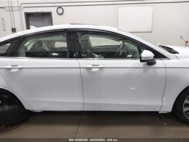 3FA6P0T92KR217364 Ford FUSION SE
