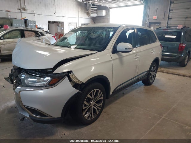 JA4AZ3A38HZ046245 Mitsubishi Outlander Se