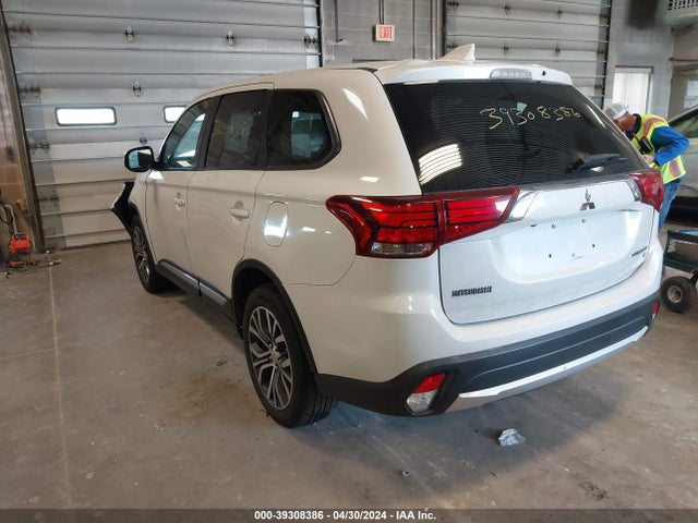 JA4AZ3A38HZ046245 Mitsubishi Outlander Se