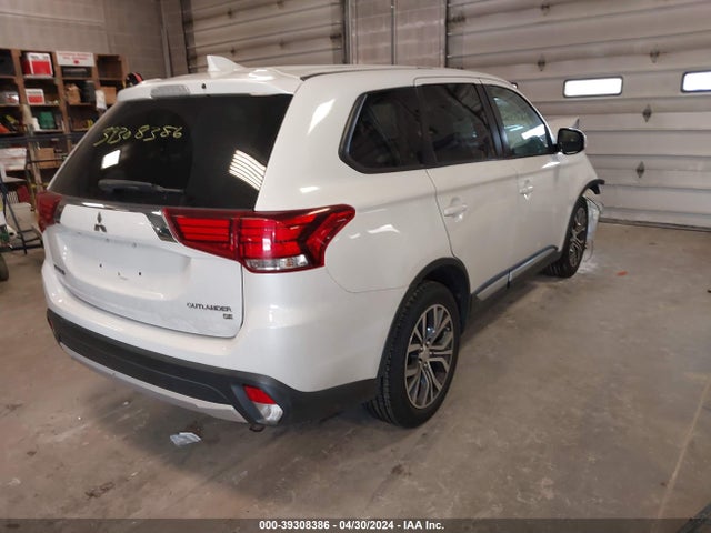 JA4AZ3A38HZ046245 Mitsubishi Outlander Se