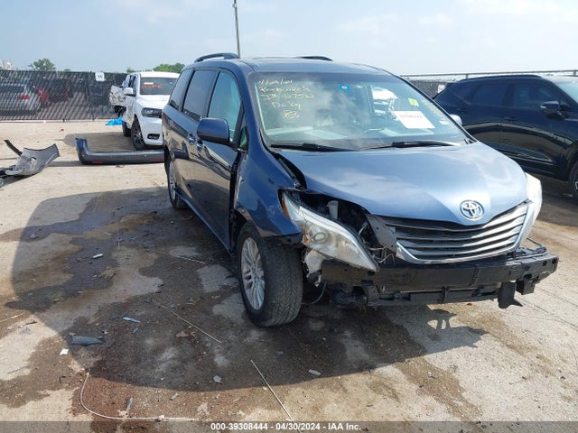 Toyota Sienna Xle 8 Passenger 2015 5TDYK3DC5FS602658 main image