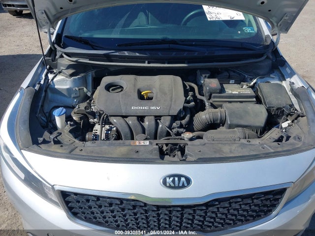 KIA FORTE LX 2018 3KPFL4A73JE200917 Image 10