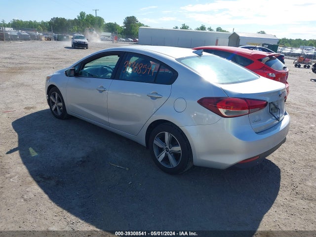 KIA FORTE LX 2018 3KPFL4A73JE200917 Image 3