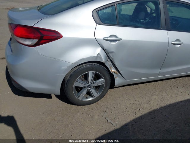 KIA FORTE LX 2018 3KPFL4A73JE200917 Image 6