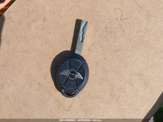 2006 MINI COOPER S WMWRH33566TF87563 Photo 10