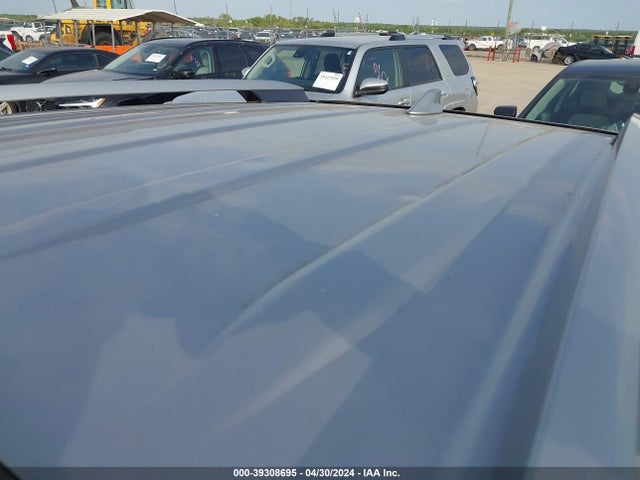 Toyota Rav4 Xle 2018 2T3WFREV6JW411773 Image 19