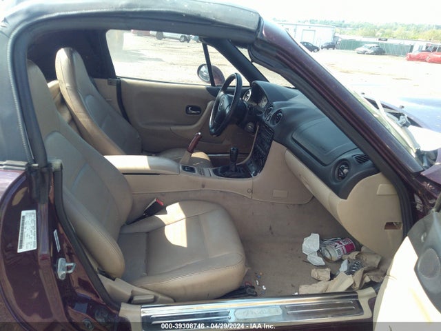 39308746 :رقم المزاد ، JM1NB353XY0146146 vin ، 2000 Mazda Mx-5 Miata Ls/special Edition مزاد بيع