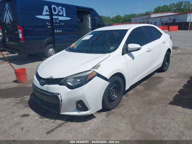 Toyota Corolla S 2014 5YFBURHEXEP114831 Image 2