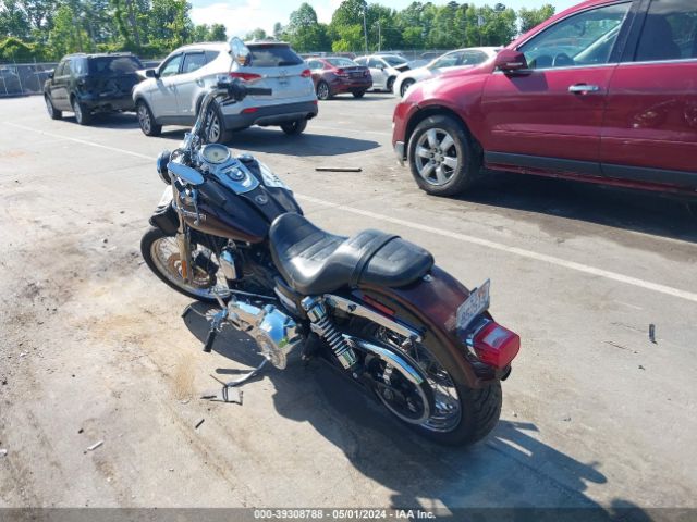 2011 HARLEY-DAVIDSON FXDC 1HD1GV41XBC303352 Photo 2