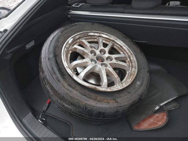 JTDKARFU9L3110259 Toyota Prius Le