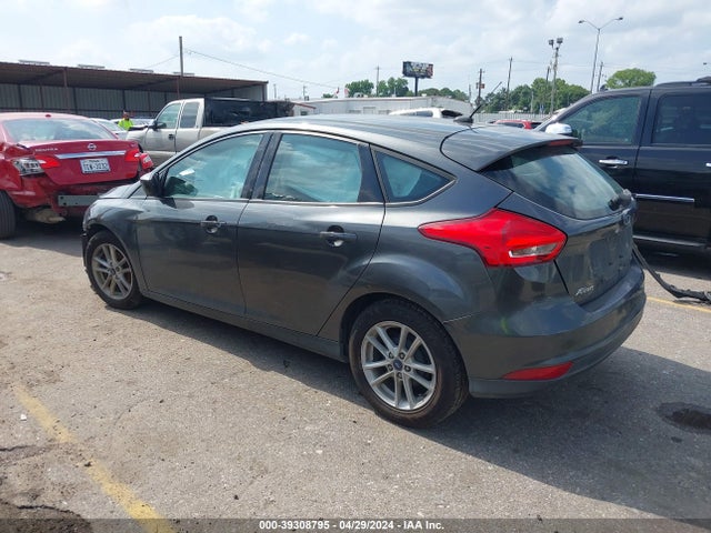 Ford FOCUS SE 2018 1FADP3K21JL295029 Image 3
