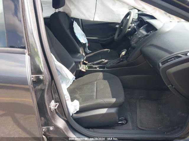 Ford FOCUS SE 2018 1FADP3K21JL295029 Image 5