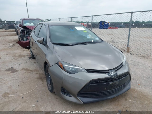 Toyota COROLLA LE 2018 2T1BURHE6JC111399 zdjęcie główne
