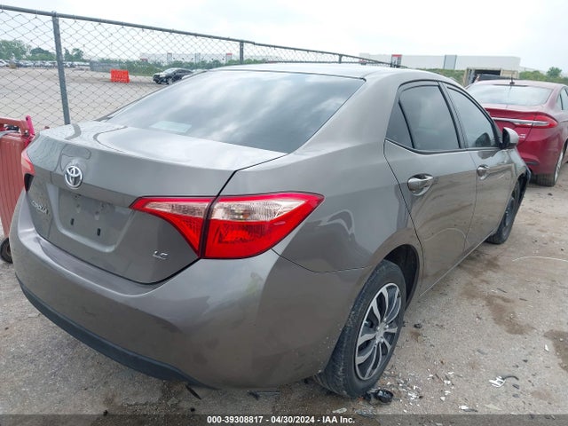 Toyota COROLLA LE 2018 2T1BURHE6JC111399 Image 4