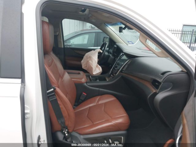 1GYS3BKJ8JR217594 Cadillac Escalade Luxury