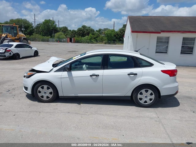 Ford FOCUS S 2016 1FADP3E20GL356505 Image 14