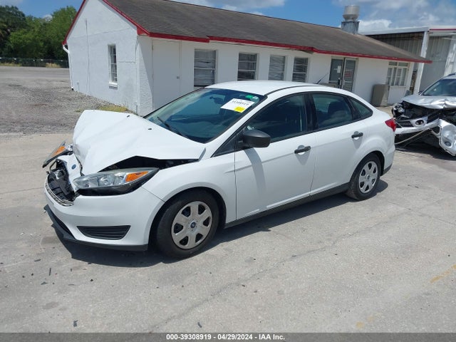 Ford FOCUS S 2016 1FADP3E20GL356505 Image 2