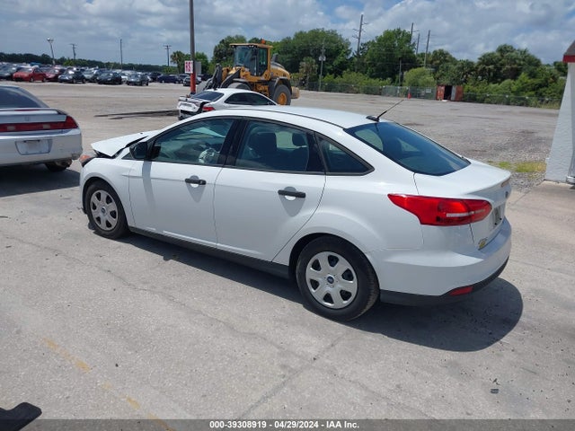 Ford FOCUS S 2016 1FADP3E20GL356505 Image 3