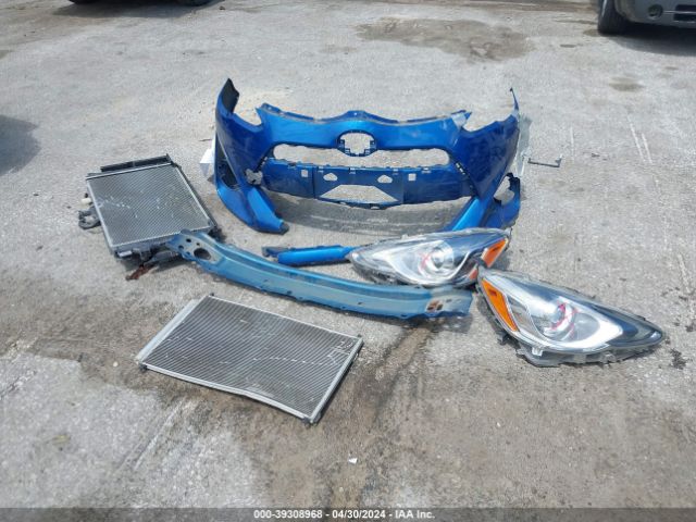 JTDKDTB33F1576657 Toyota Prius C One