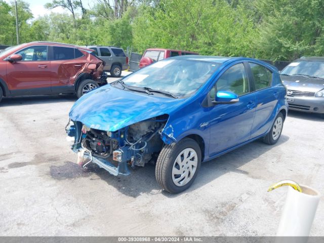 JTDKDTB33F1576657 Toyota Prius C One