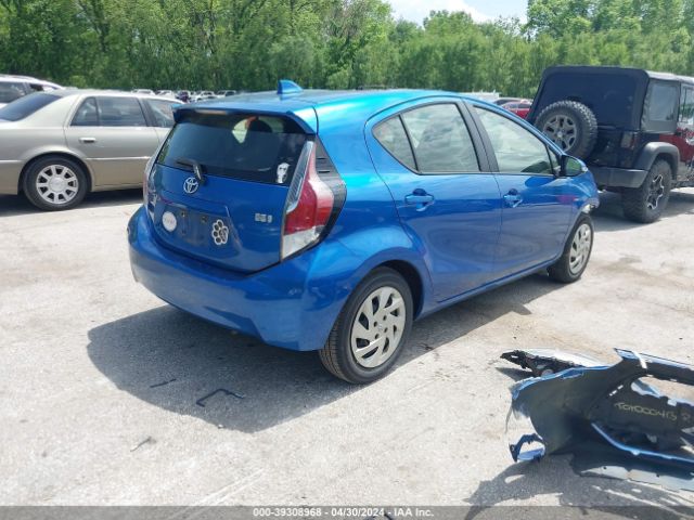 JTDKDTB33F1576657 Toyota Prius C One