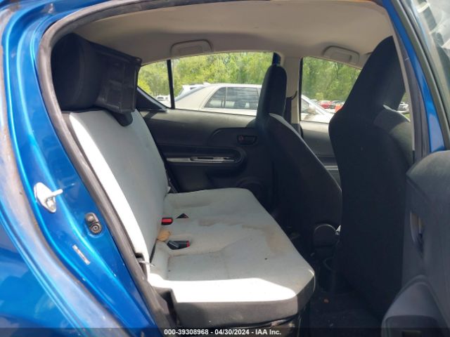 JTDKDTB33F1576657 Toyota Prius C One