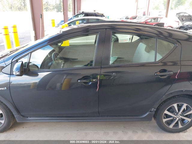Toyota Prius C One 2018 JTDKDTB38J1617311 Image 14
