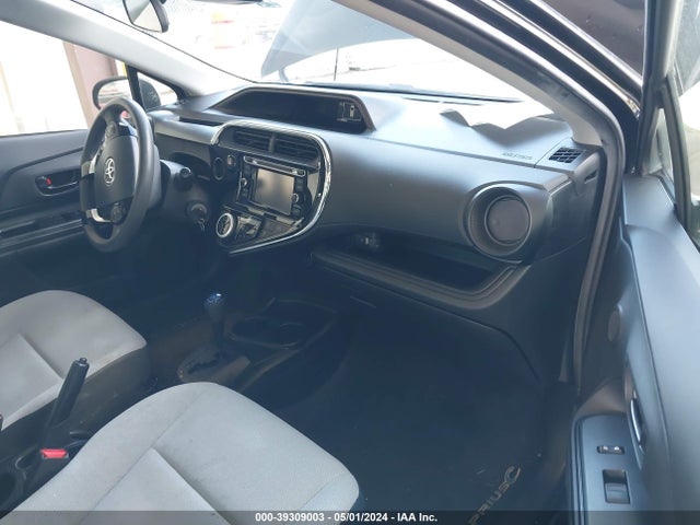 Toyota Prius C One 2018 JTDKDTB38J1617311 Image 5