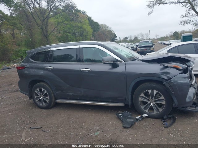 Toyota Highlander Xle 2021 5TDGZRBH5MS529135 Image 13