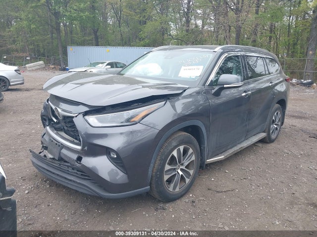 Toyota Highlander Xle 2021 5TDGZRBH5MS529135 Image 2