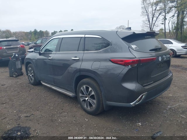 Toyota Highlander Xle 2021 5TDGZRBH5MS529135 Image 3