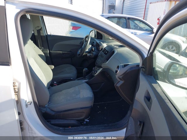 Chevrolet Sonic Ls Auto 2016 1G1JA5SH7G4120066 Image 5