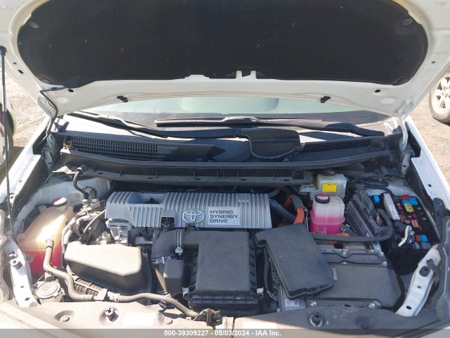 Toyota Prius V Three 2016 JTDZN3EU1GJ049069 Image 10