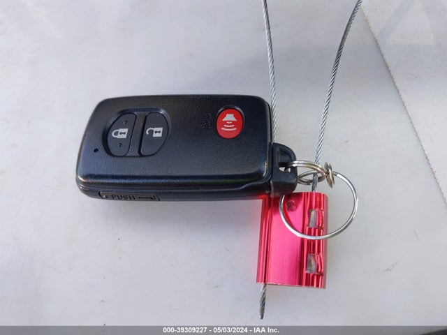 Toyota Prius V Three 2016 JTDZN3EU1GJ049069 Image 11