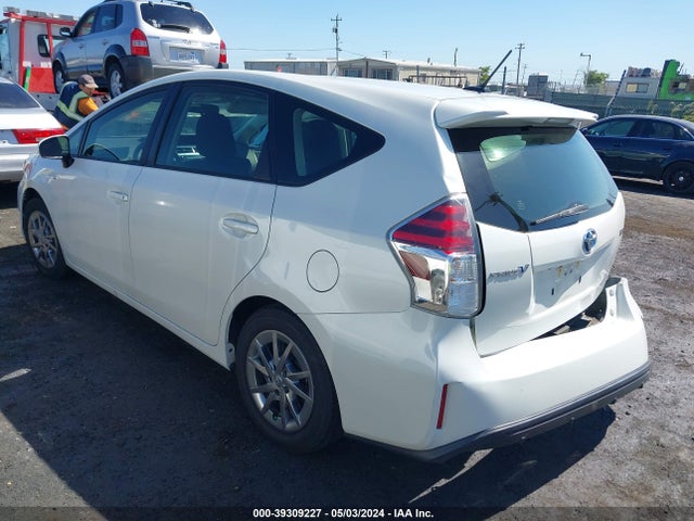 Toyota Prius V Three 2016 JTDZN3EU1GJ049069 Image 3