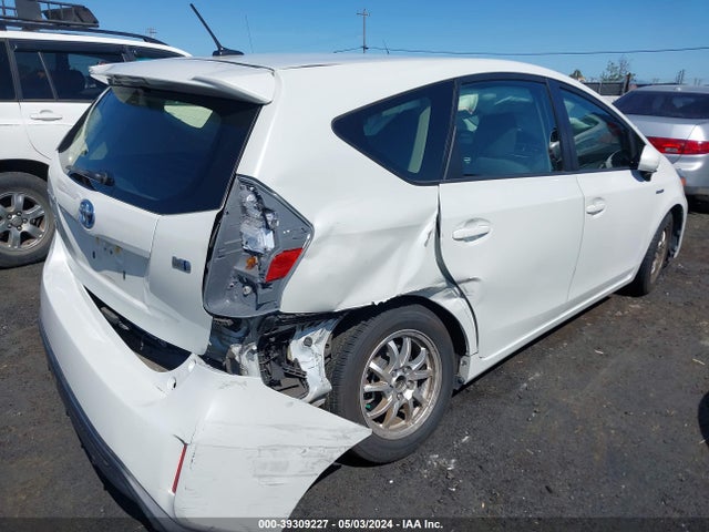Toyota Prius V Three 2016 JTDZN3EU1GJ049069 Image 4