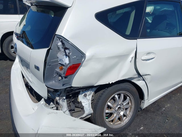 Toyota Prius V Three 2016 JTDZN3EU1GJ049069 Image 6