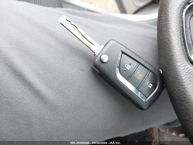 Toyota RAV4 LE 2019 JTMG1RFV2KJ003790 Image 11