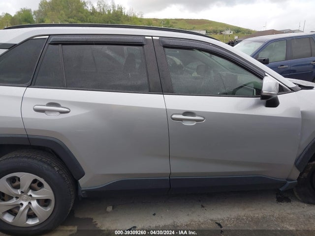 Toyota RAV4 LE 2019 JTMG1RFV2KJ003790 Image 13