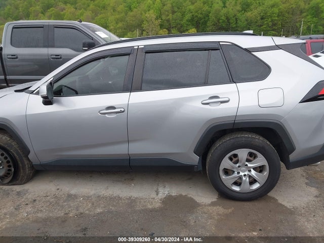 Toyota RAV4 LE 2019 JTMG1RFV2KJ003790 Image 14
