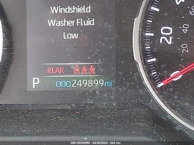 Toyota RAV4 LE 2019 JTMG1RFV2KJ003790 Image 15