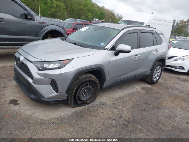 Toyota RAV4 LE 2019 JTMG1RFV2KJ003790 Image 2
