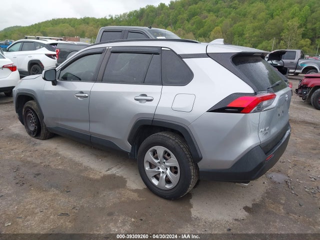 Toyota RAV4 LE 2019 JTMG1RFV2KJ003790 Image 3