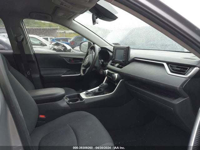 Toyota RAV4 LE 2019 JTMG1RFV2KJ003790 Image 5