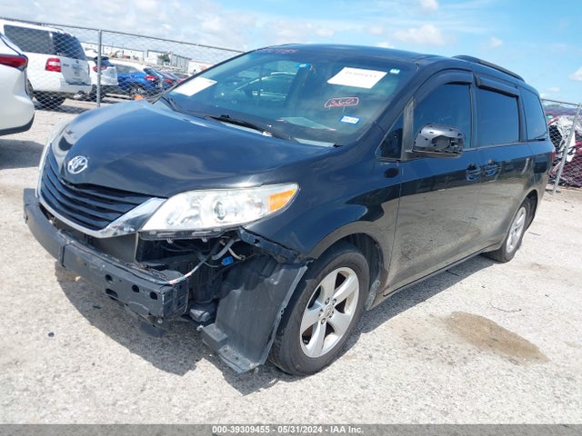 Toyota Sienna Le 8 Passenger 2015 5TDKK3DC2FS563114 Image 2
