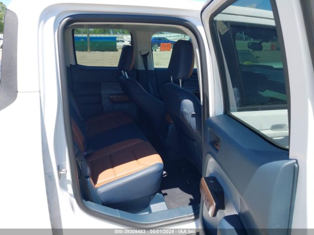 3FTTW8E30PRA85428 Ford Maverick Lariat