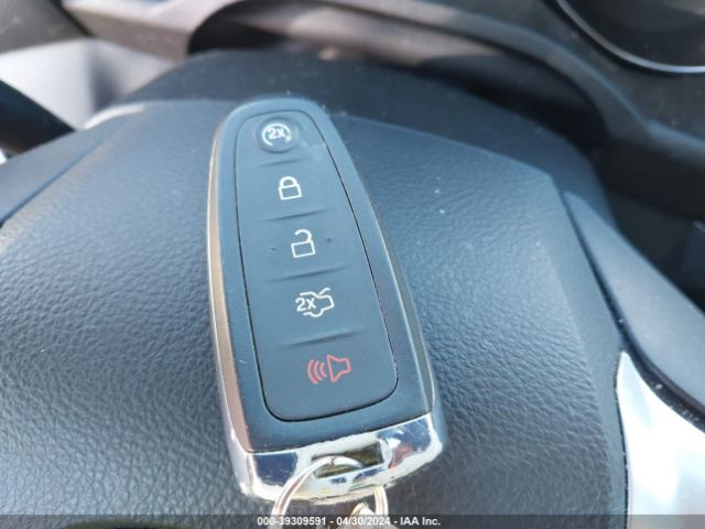 1FMCU9J93FUB94250 Ford Escape Titanium