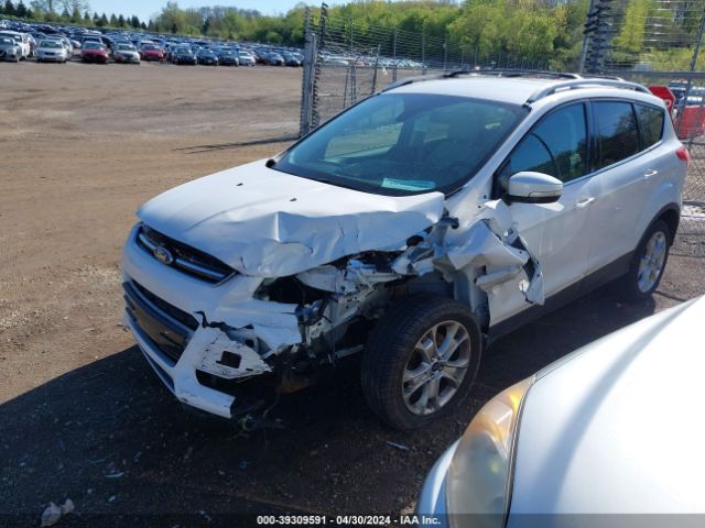 1FMCU9J93FUB94250 Ford Escape Titanium