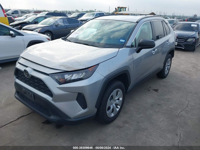 Toyota RAV4 LE 2021 2T3H1RFVXMC128837 Image 2