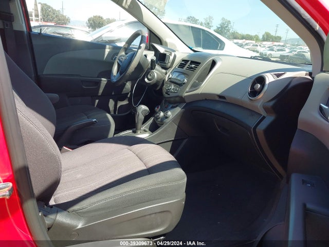 Chevrolet Sonic Lt Auto 2015 1G1JC6SH7F4110152 Image 5